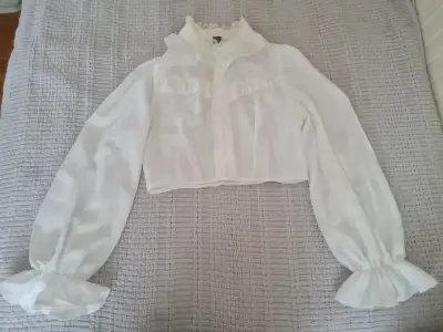 Blusa Blanca Manga Larga con Volantes - miniatura 1