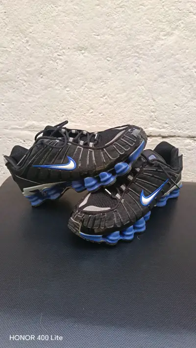 Nike shox negras y azules - miniatura 5