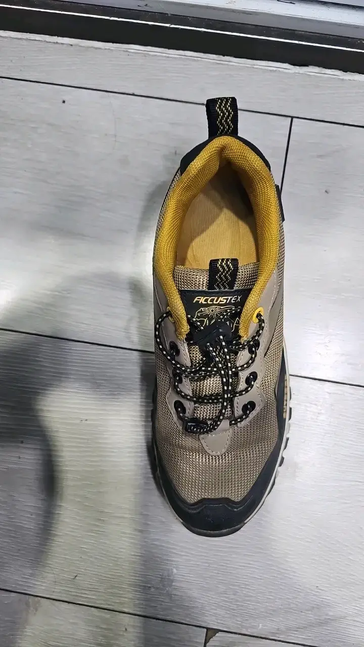 Zapatillas outdoor trekking beige y negro - 3
