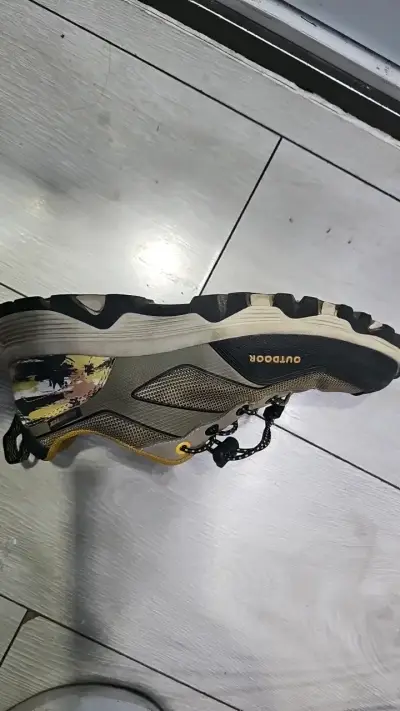 Zapatillas outdoor trekking beige y negro - miniatura 6