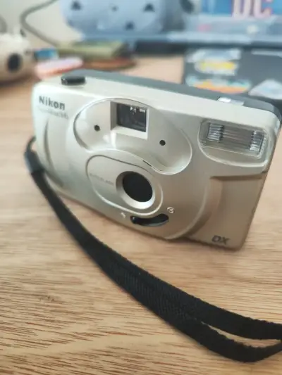Nikon Nice Touch 6 Cámara compacta con estuche - miniatura 2