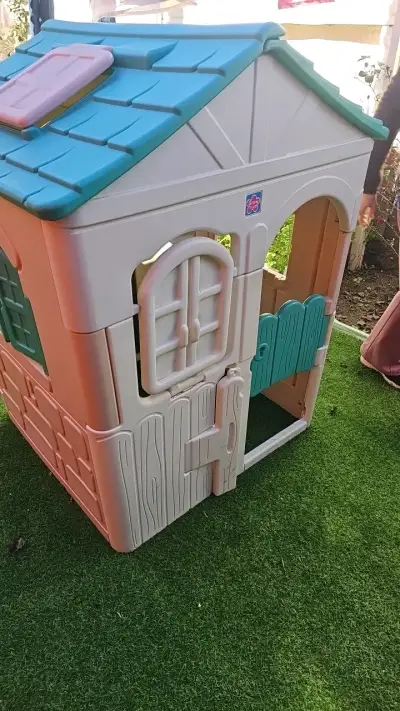 Casita de Juego Infantil de Plástico para Exterior - miniatura 2