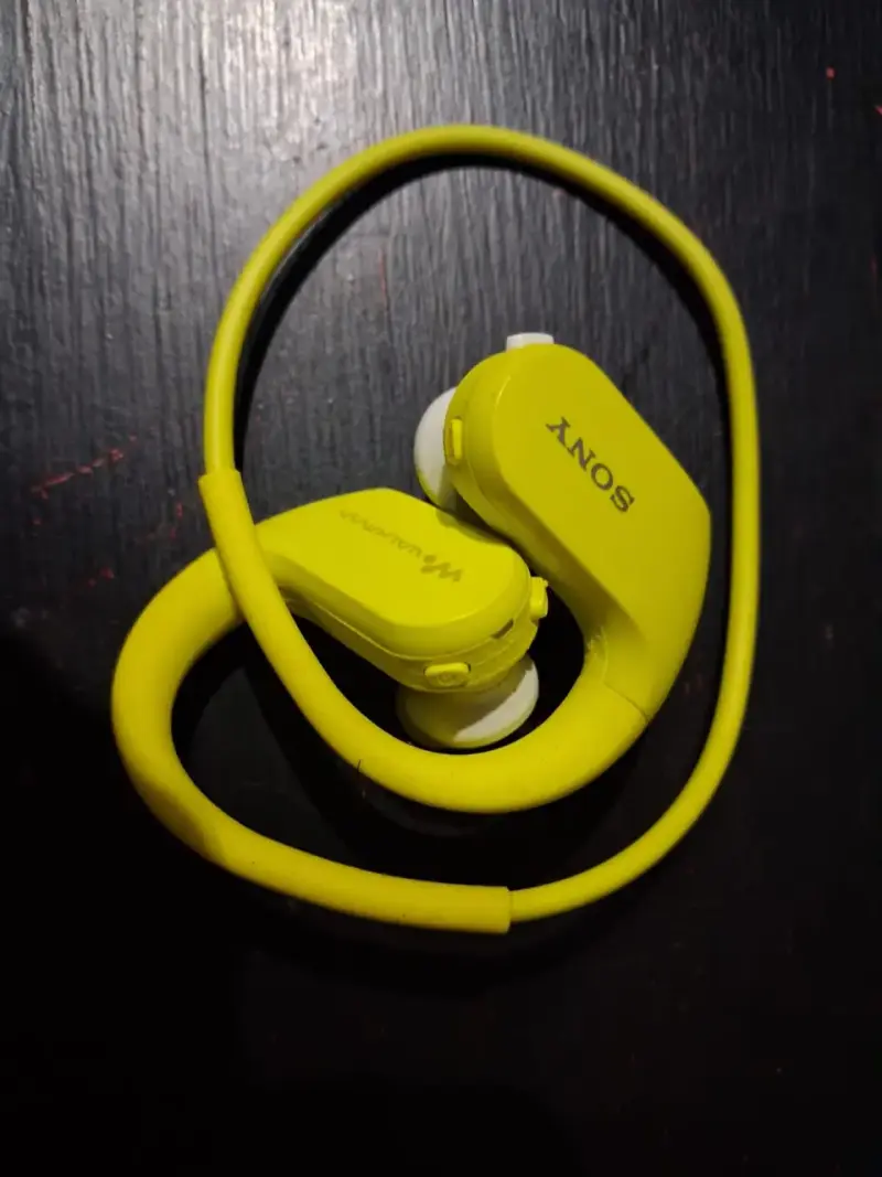 Sony Walkman NWZ-W273 4GB, Resistente al agua IPX8 - 3
