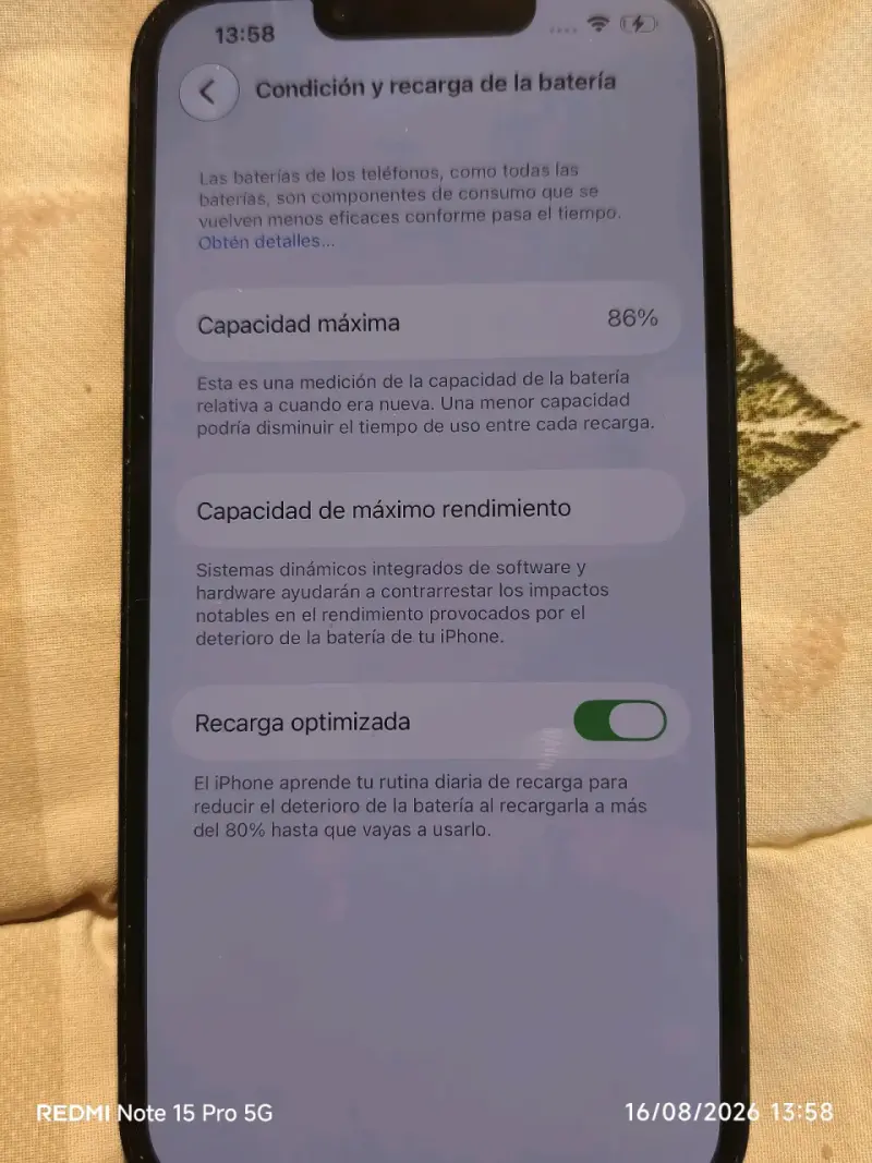 iPhone 13 en buen estado con caja original - 3
