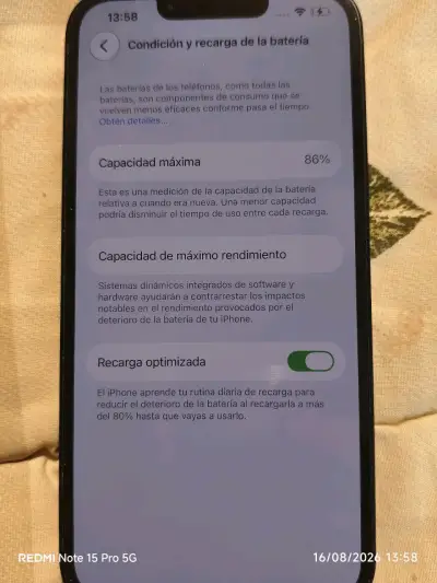 iPhone 13 en buen estado con caja original - miniatura 3