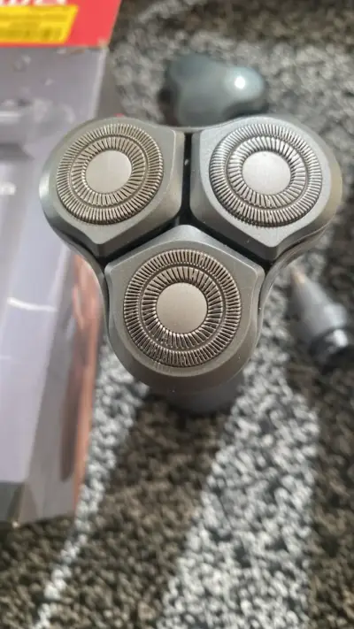 Afeitadora eléctrica recargable Aiwa para hombres - miniatura 3