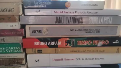 Lote de libros variados en español - miniatura 4