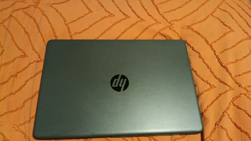 Notebook HP 15.6 pulgadas en buen estado - 2