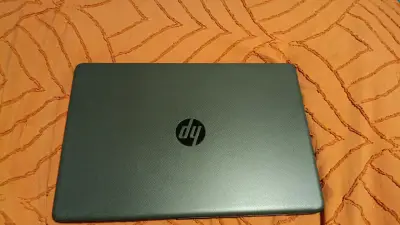 Notebook HP 15.6 pulgadas en buen estado - miniatura 2