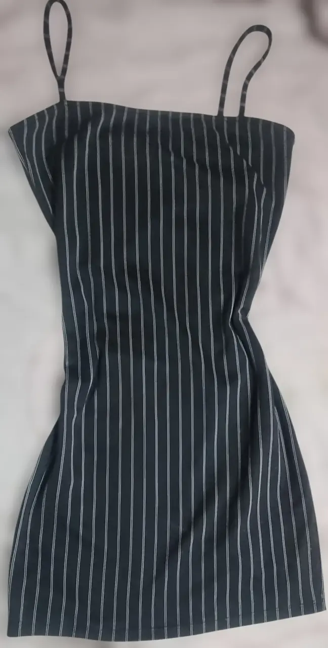 Vestido negro con notas musicales y rayas tallaSM - 2