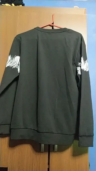 Polerón negro con diseño gráfico Nike - miniatura 2