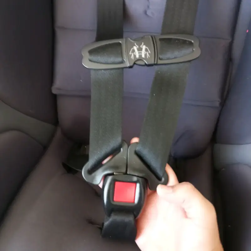 Silla de auto para bebé Chicco con sistema de recl - 4