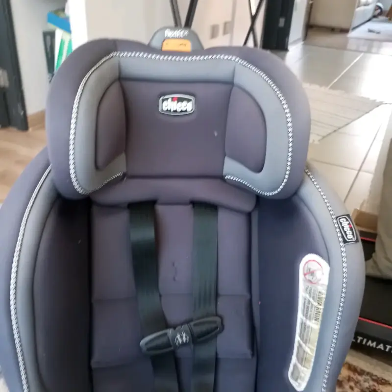 Silla de auto para bebé Chicco con sistema de recl - 5