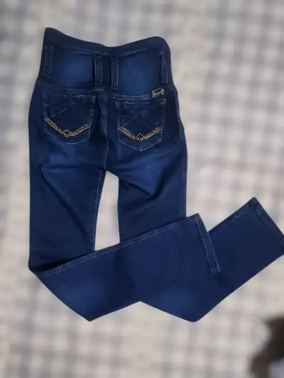 Jeans colombianos azul oscuro tiro alto - miniatura 2