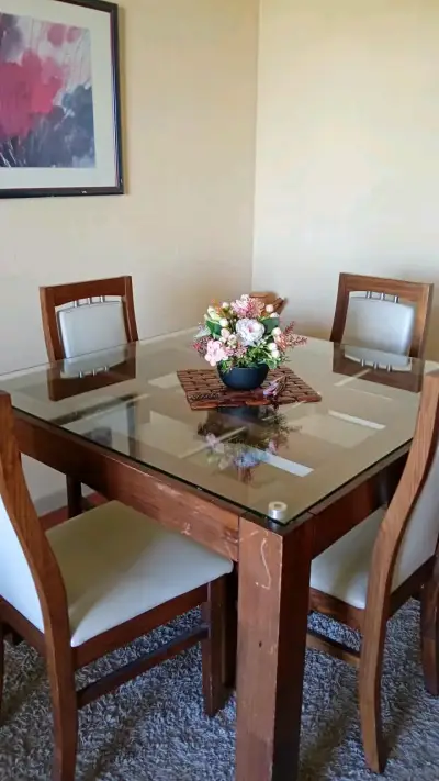 Juego de Comedor de Madera con Vidrio para 4 Personas - miniatura 1