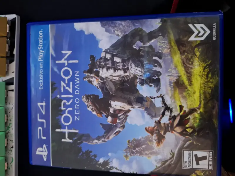 Juego PS4 Horizon Zero Dawn en buen estado - 1