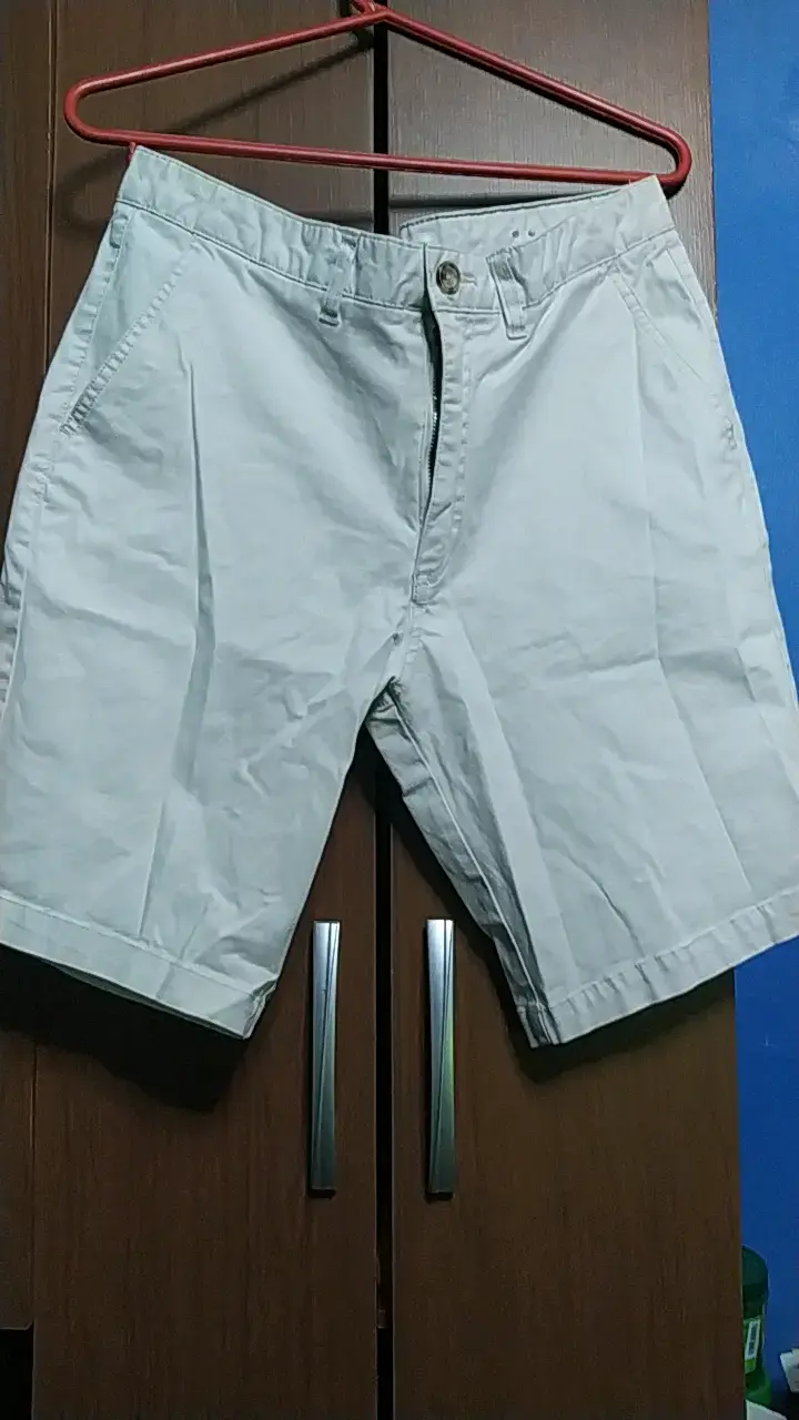 Bermudas blancas para hombre en buen estado - 1