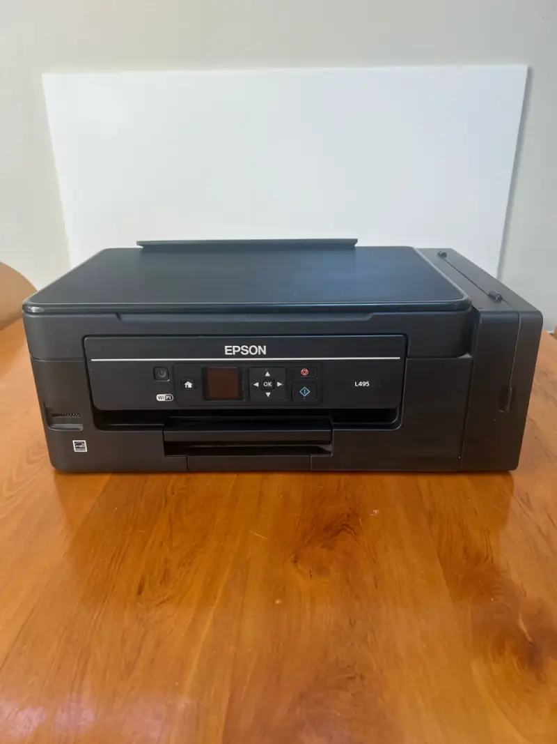 Impresora multifuncional Epson L495 con WiFi - 1