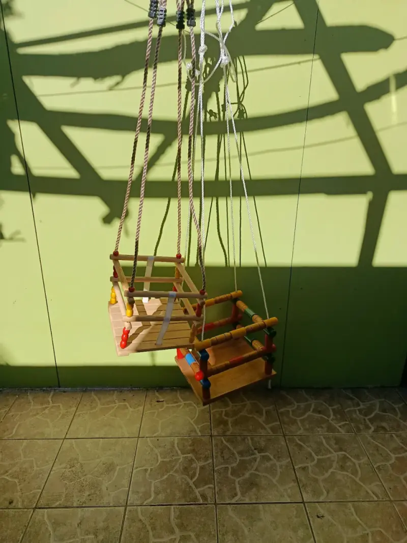 Columpio de madera para niños con cuerdas - 2