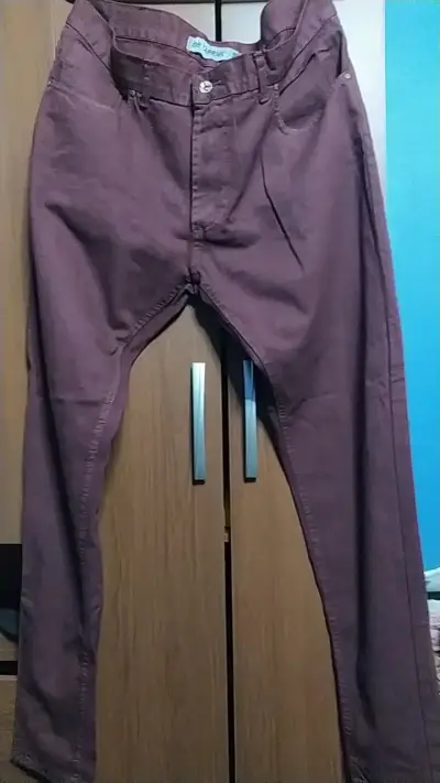 Pantalones morados de hombre estilo casual - miniatura 1