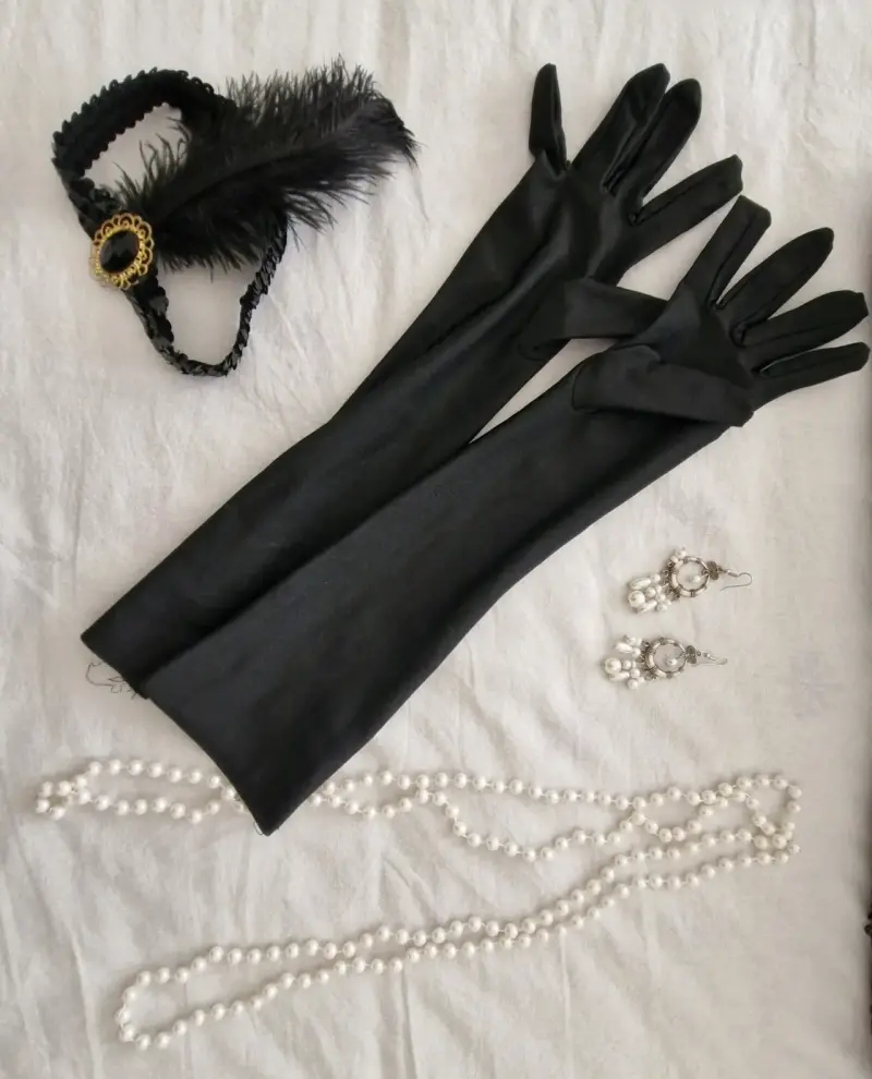 Vestido de lentejuelas negro con flecos estilo Charleston - 3