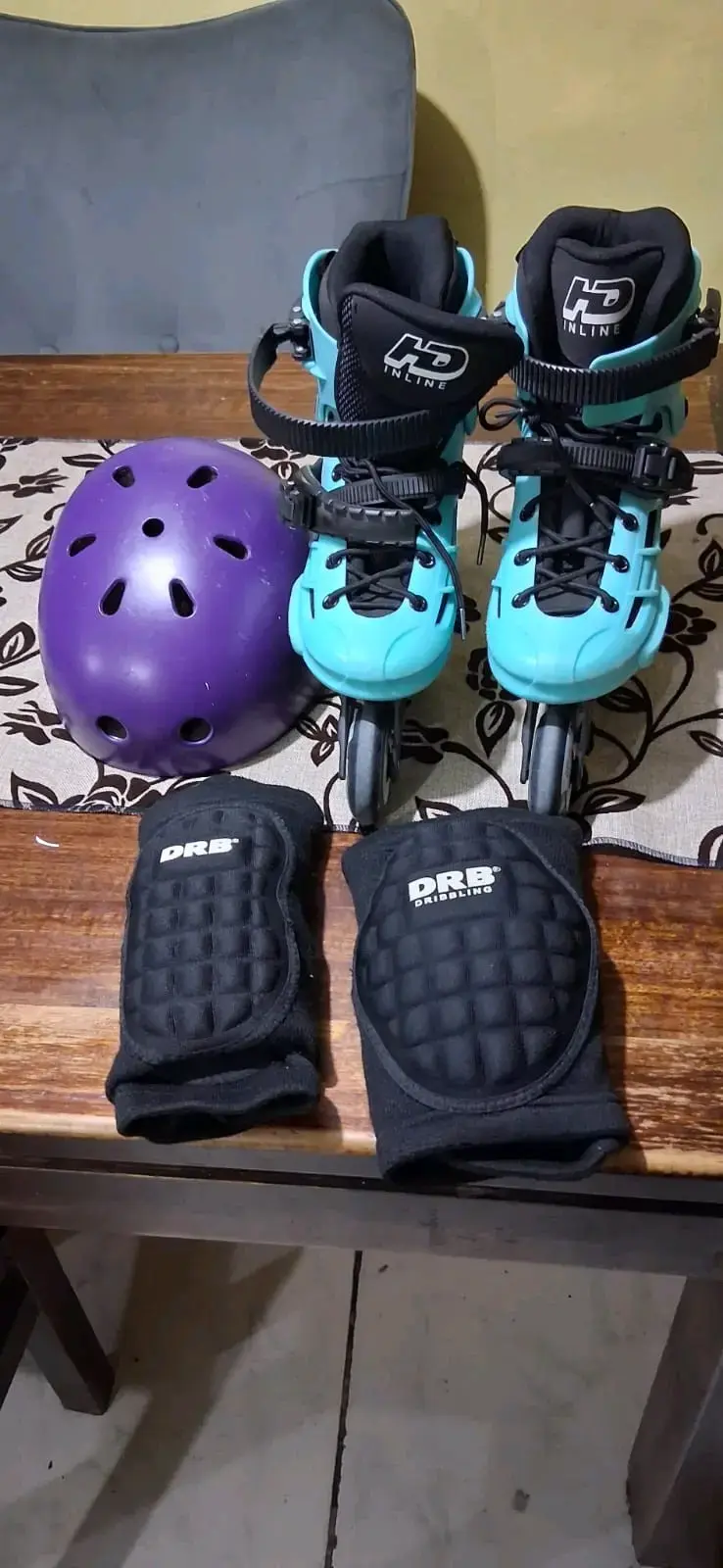 Patines en línea HD Inline con casco y protecciones - 1