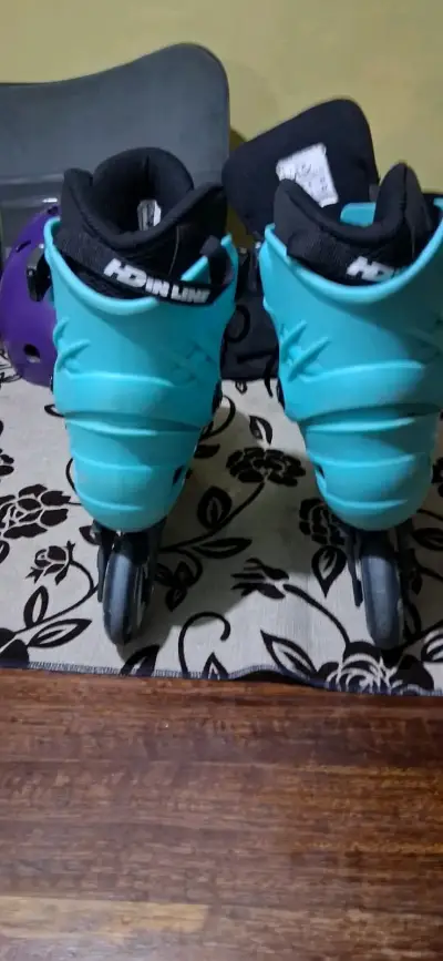 Patines en línea HD Inline con casco y protecciones - miniatura 3