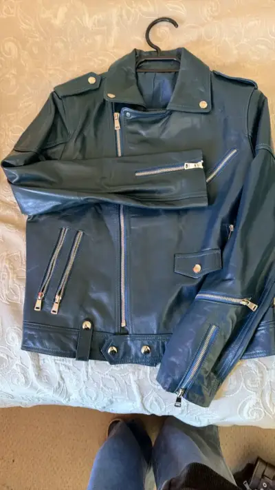 Chaqueta de cuero azul estilo motociclista - miniatura 3