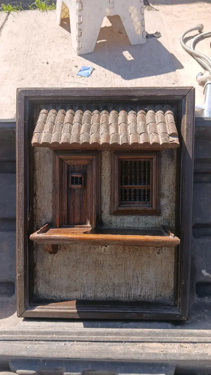 Cuadro Decorativo de Madera con Ventana Colonial