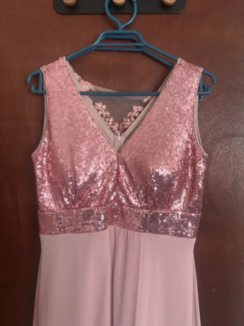 Vestido de fiesta rosa con lentejuelas - 1