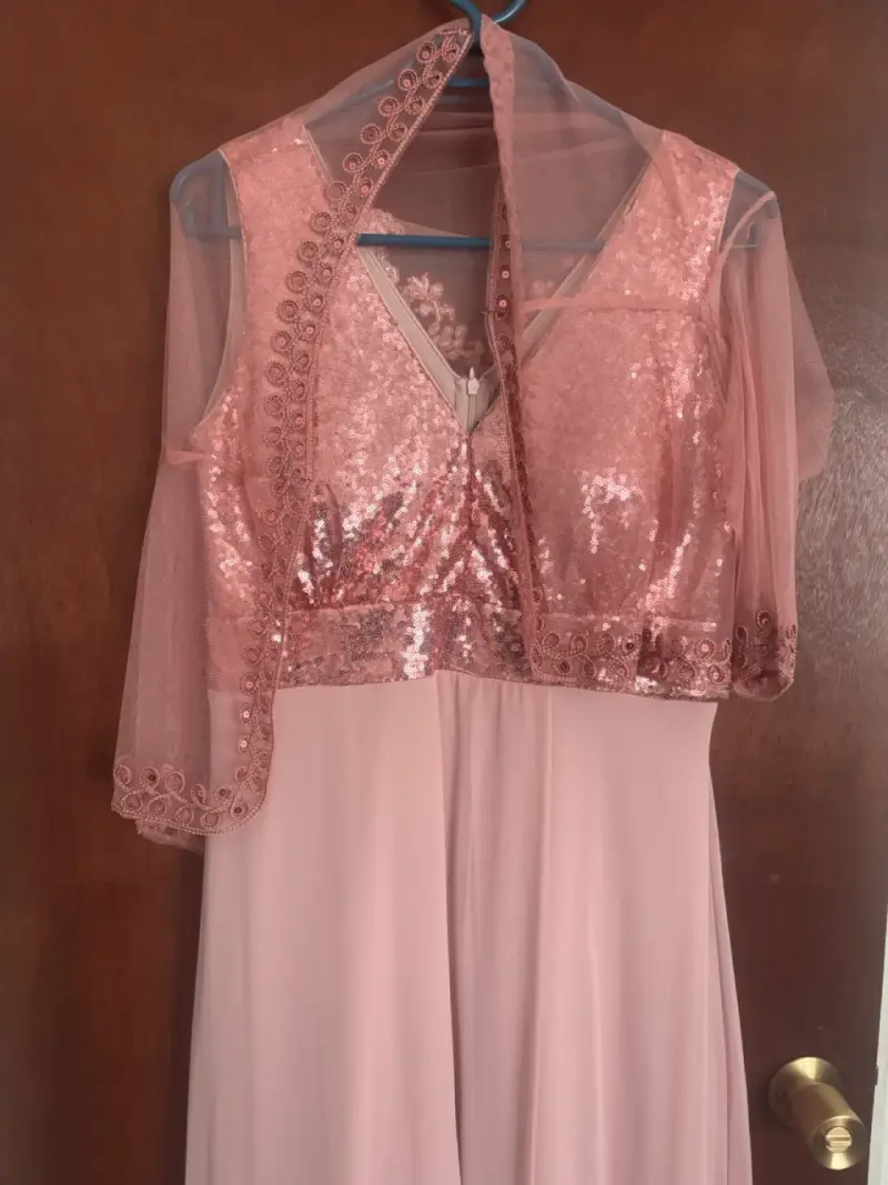 Vestido de fiesta rosa con lentejuelas - 2