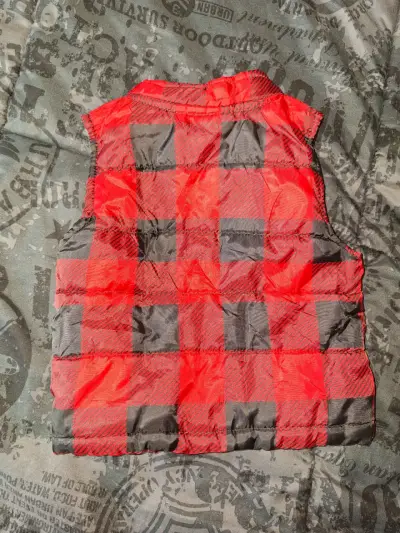 Parka sin mangas para bebé rojo a cuadros - miniatura 2
