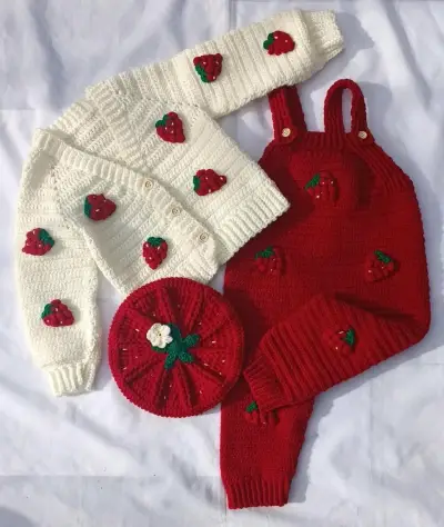 Conjunto de ropa tejida para bebé con flores - miniatura 4