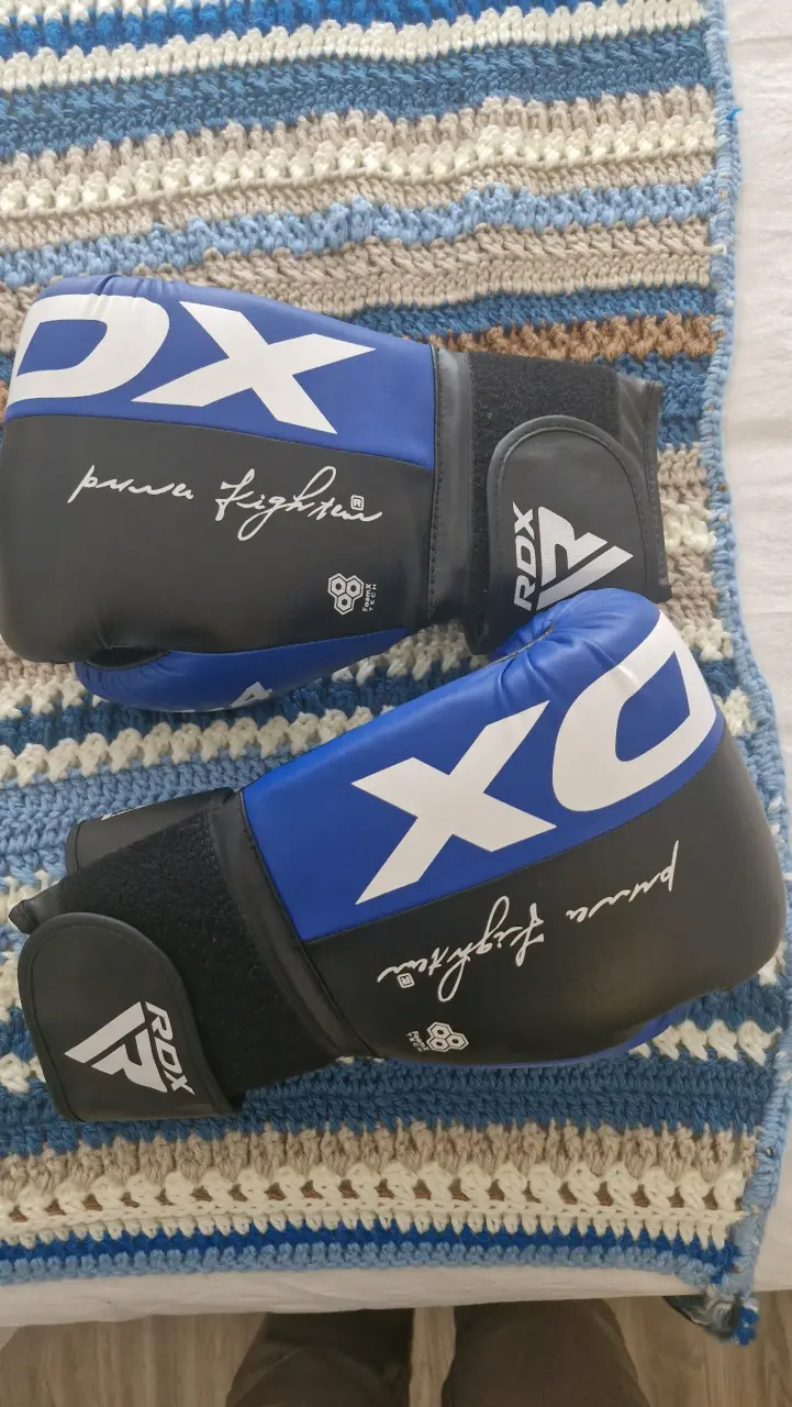 Guantes de Boxeo RDX 14 oz Azul y Negro - 1