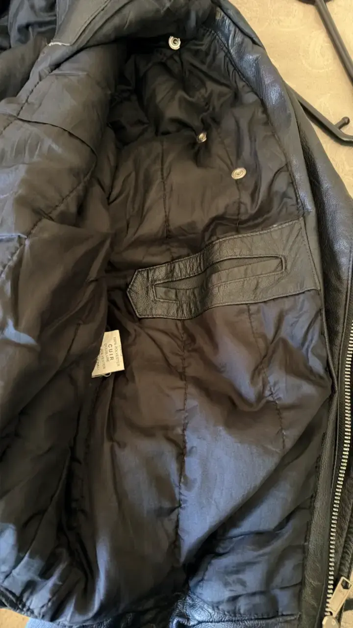 Chaqueta de cuero negra con flecos - 3