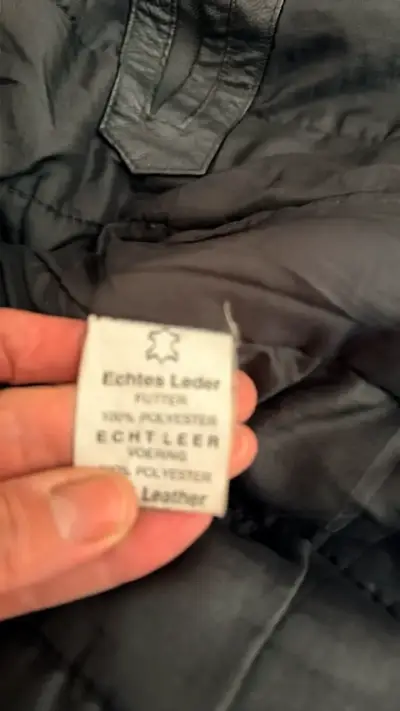 Chaqueta de cuero negra con flecos - miniatura 5