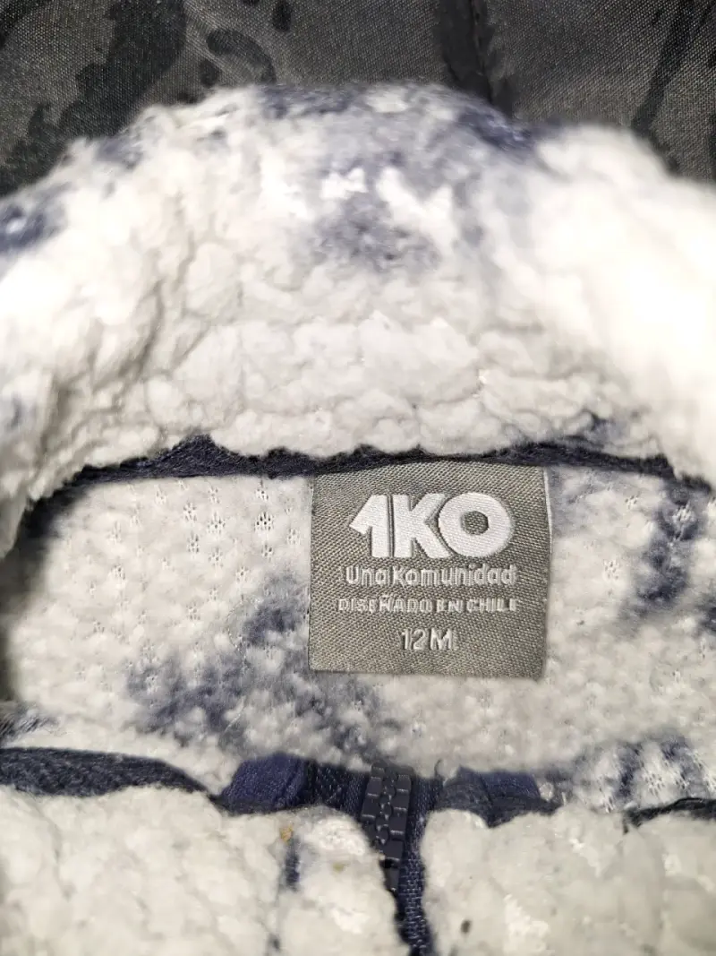 Poleron peludo para niño blanco y azul. - 3