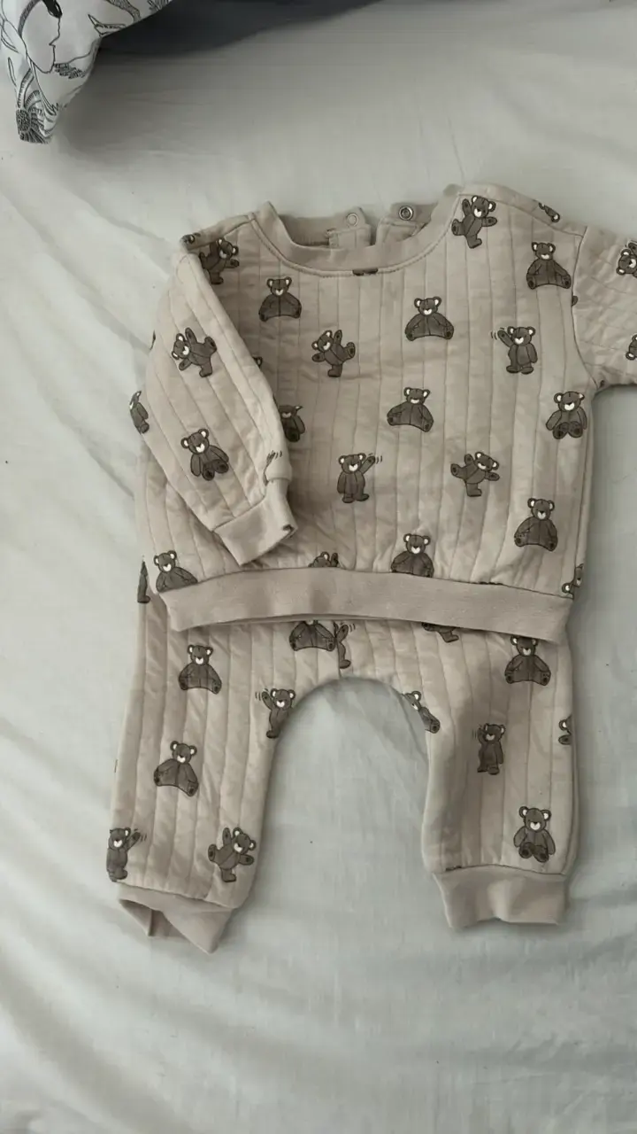 Conjunto de bebé con estampado de ositos - 1