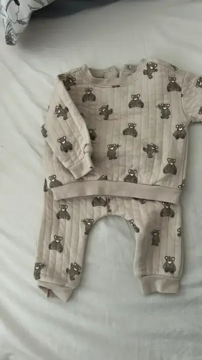 Conjunto de bebé con estampado de ositos - miniatura 1