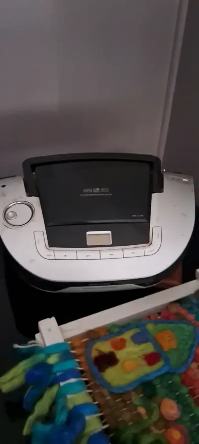 Reproductor de CD Philips con radio FM - miniatura 1