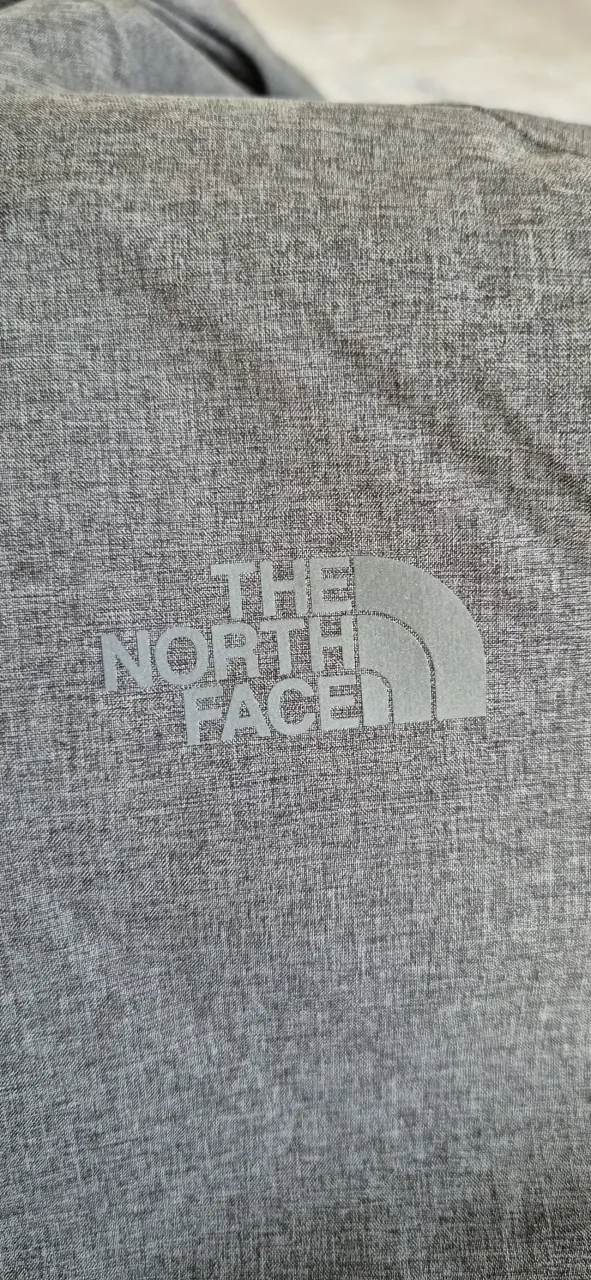 Chaqueta impermeable gris The North Face con forro desmontable - 5