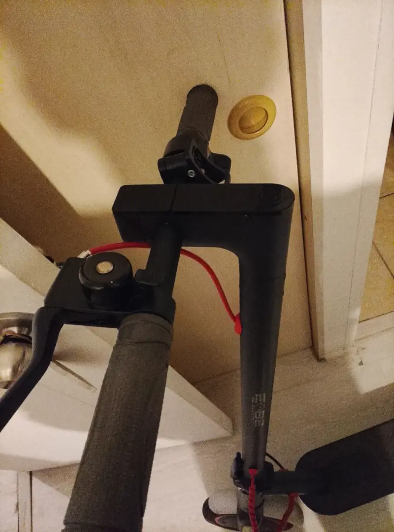 Scooter eléctrico plegable con freno de disco - 2