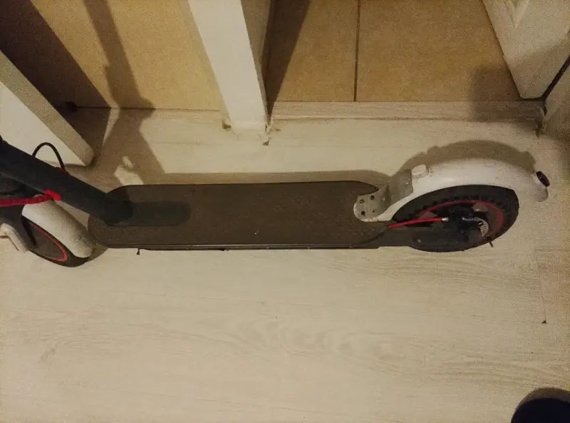 Scooter eléctrico plegable con freno de disco - 3