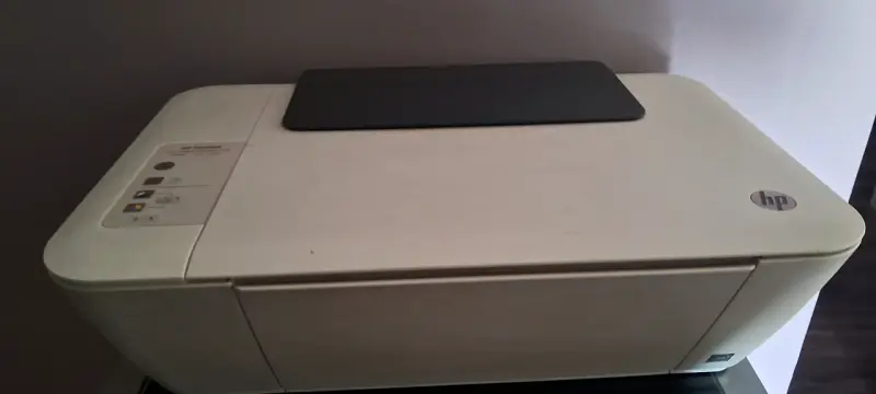 Impresora multifuncional HP DeskJet 2050