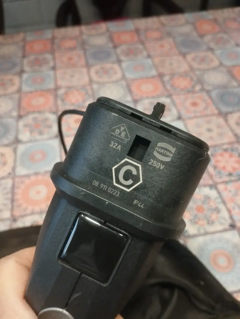 Cable de Carga para Vehículo Eléctrico 32A 250V - 4