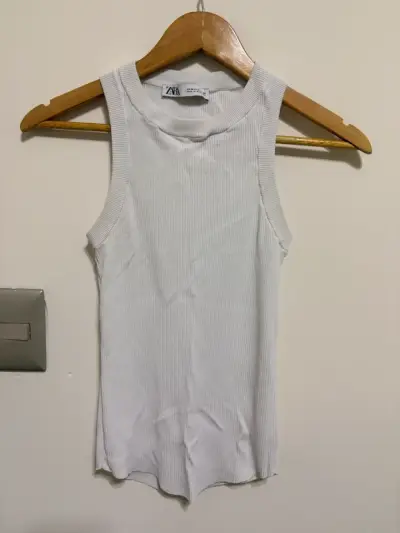 Polera sin mangas blanca Zara para mujer - miniatura 1