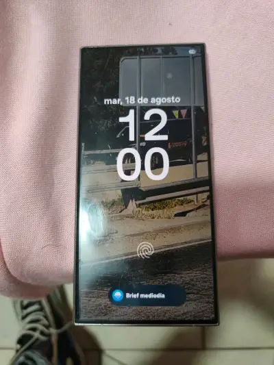 Smartphone Samsung Galaxy S24 Ultra en buen estado - miniatura 1