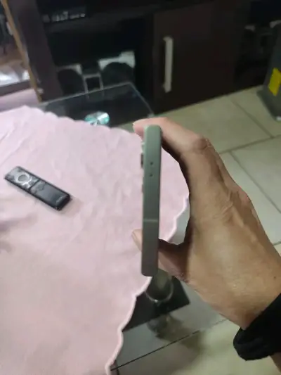 Smartphone Samsung Galaxy S24 Ultra en buen estado - miniatura 3