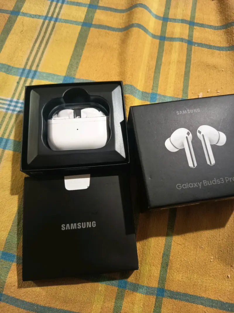 Auriculares Inalámbricos Samsung Galaxy Buds3 Pro - 4