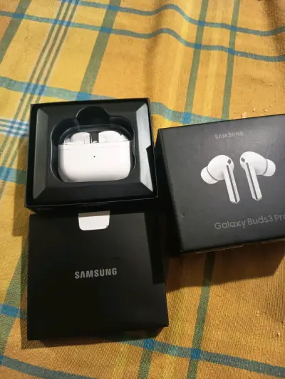 Auriculares Inalámbricos Samsung Galaxy Buds3 Pro - miniatura 4